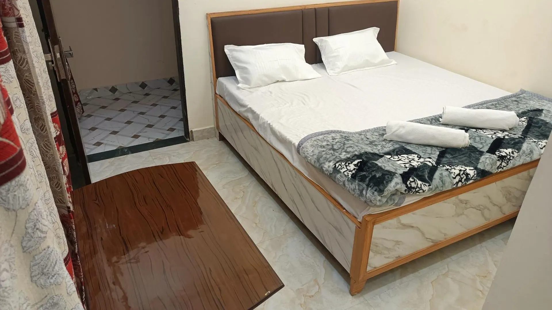 Sanskriti Guest House Varanasi India