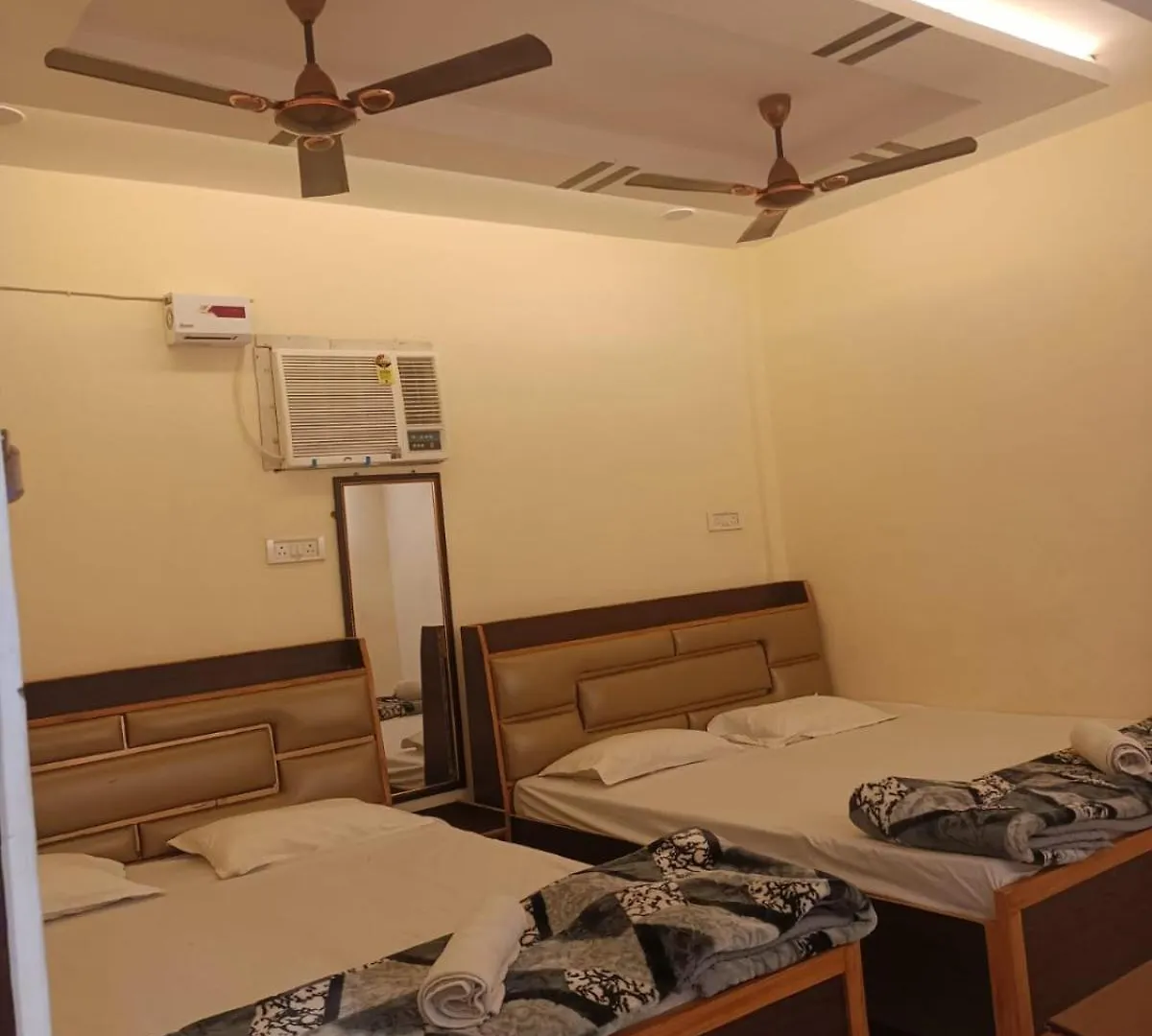 Sanskriti Guest House Waranasi