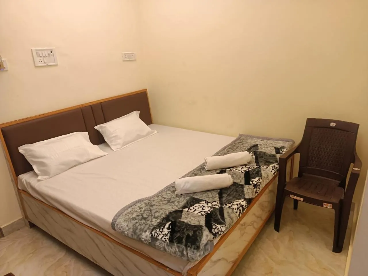 Sanskriti Guest House Waranasi
