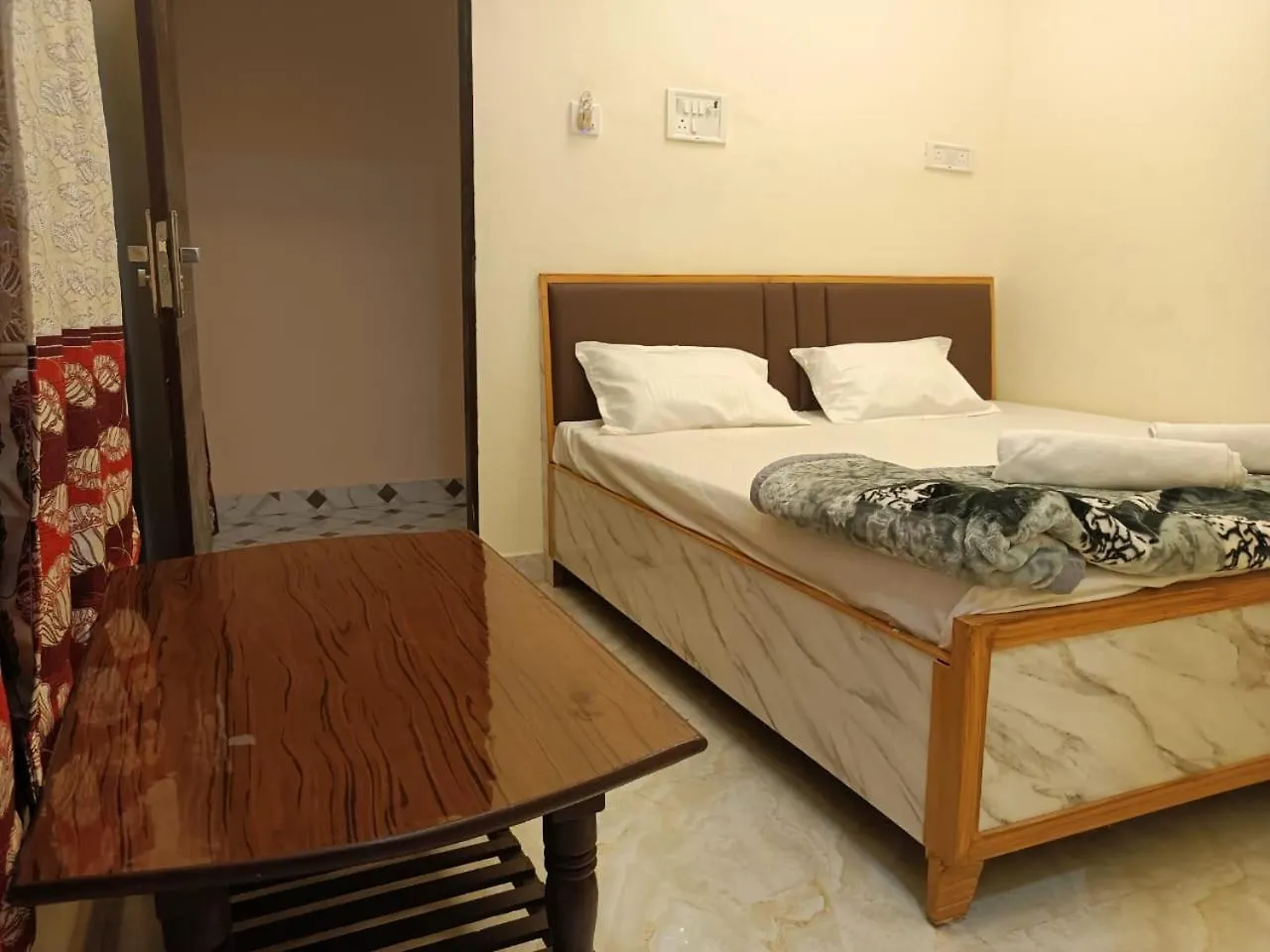 Sanskriti Guest House Waranasi